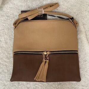 Deluxity lightweight medium crossbody bag